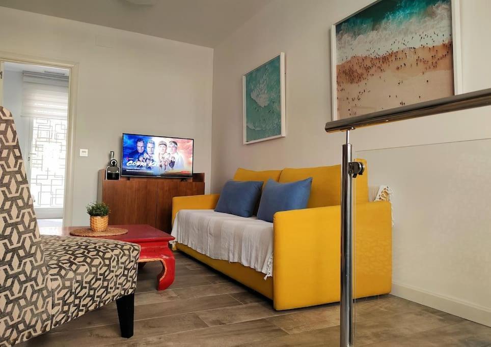 Jos'S House. Thai Loft 50Mt To La Carihuela Beach Торремолинос Экстерьер фото